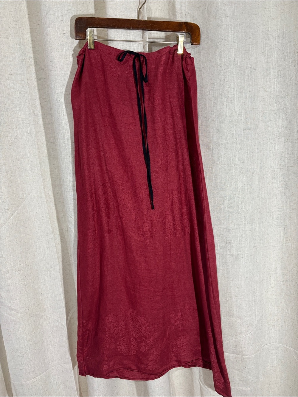 Vintage 90s Women's Burgundy Drawstring Maxi Skirt